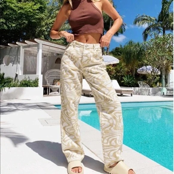 Tiger Mist • Sergio Tan and White Swirl Print Straight Leg Jeans - Picture 15 of 16